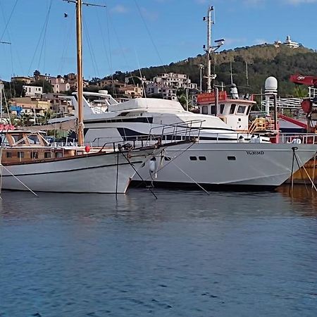 Готель Boat & Breakfast Lucretia, Luxury Yacht Арбатакс Екстер'єр фото