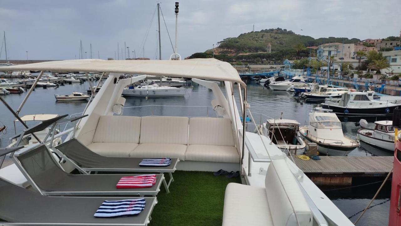 Готель Boat & Breakfast Lucretia, Luxury Yacht Арбатакс Екстер'єр фото