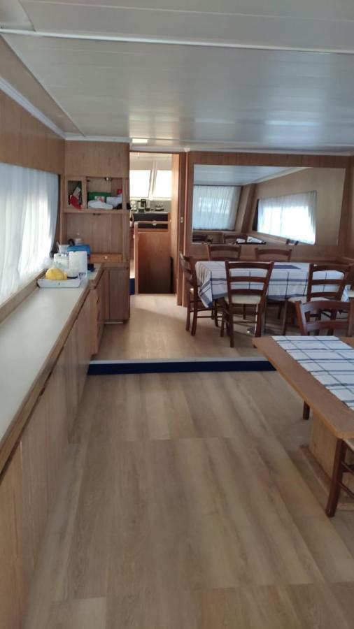 Готель Boat & Breakfast Lucretia, Luxury Yacht Арбатакс Екстер'єр фото